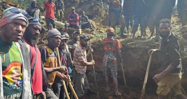 PBB mengatakan medan dan lokasi terpencil menghambat bantuan setelah tanah longsor mengubur ratusan orang di PNG, World News